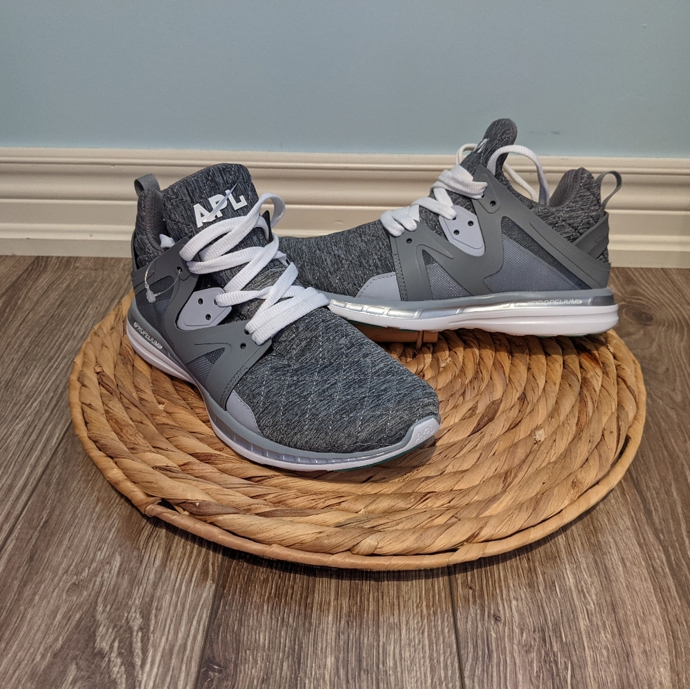 NWOT (W7.5) - APL ASCEND Grey Quilted